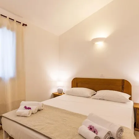 Melania Holidays - Via Lungomare * Santa Maria Navarrese